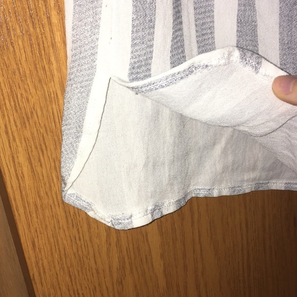 Flower embroidered tunic - Picture 7 of 7